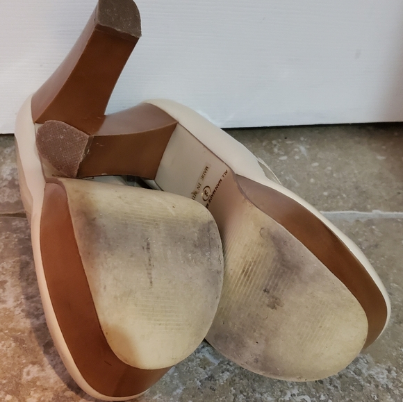 Shoes - Picture 2 of 4